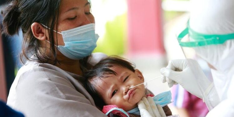 COVID-19 kéo dài có thể gây tăng nguy cơ biến chứng nghiêm trọng ở trẻ em