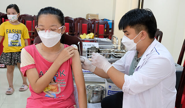 Việt Nam đã tiêm hơn 261 triệu liều vaccine COVID-19, những tỉnh, thành nào đang tiêm chậm, thấp?