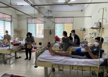 Số ca sốt xuất huyết giảm, nhiều bệnh nhân nặng nhập viện muộn