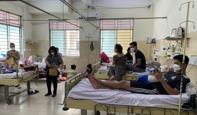 Số ca sốt xuất huyết giảm, nhiều bệnh nhân nặng nhập viện muộn