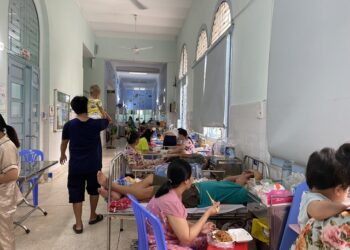 Chuyển mùa khiến bệnh hô hấp ở trẻ tăng