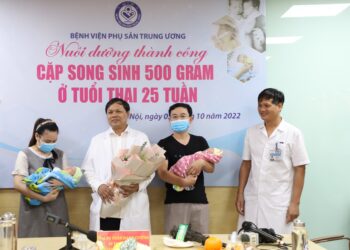 Bệnh viện Phụ sản Trung ương nuôi sống thành công cặp song sinh nặng 500g, chào đời ở tuần thai thứ 25
