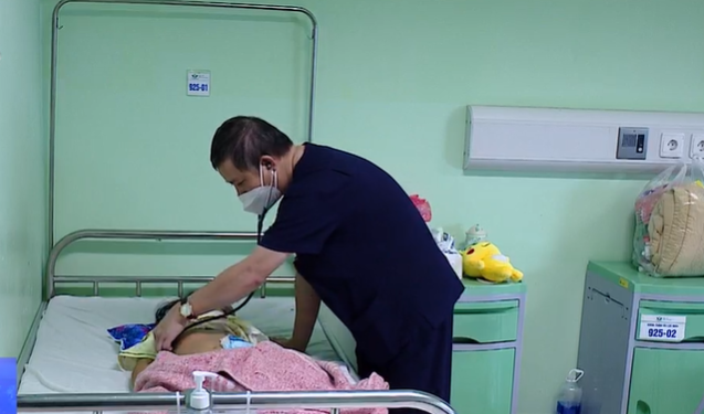 Sức khoẻ bé gái ở Phú Thọ mắc cúm A/H5 đã hồi phục, không còn đặt nội khí quản