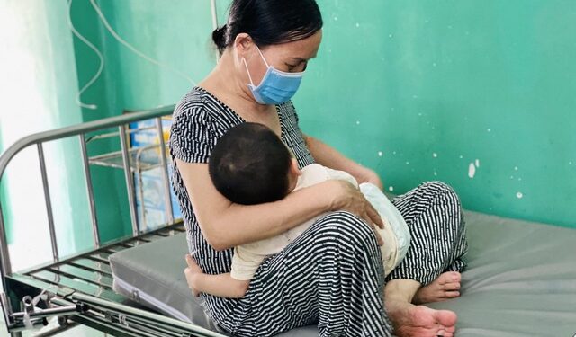 TP.HCM: Bệnh hô hấp tăng, trẻ ồ ạt nhập viện