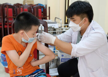 Bộ Y tế: Vẫn còn một số nơi tiêm vaccine COVID-19 mũi 3 và 4, tiêm cho trẻ em tỷ lệ thấp