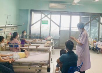 Trẻ nhiễm virus Adeno, khi nào thì cần nhập viện điều trị nội trú?