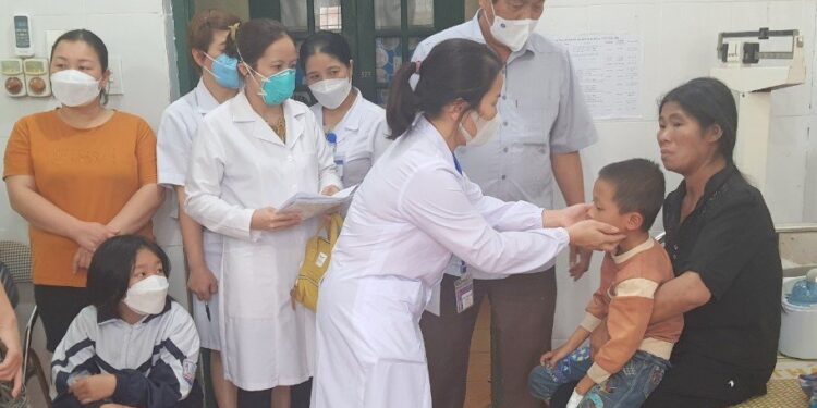 Bộ Y tế cử chuyên gia hỗ trợ điều trị, kiểm soát lây nhiễm ổ dịch sốt hơn 700 người mắc ở Bắc Kạn