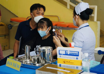 TP.HCM tiêm vaccine phòng COVID-19 cho trẻ em và người lớn xuyên lễ Quốc khánh 2/9