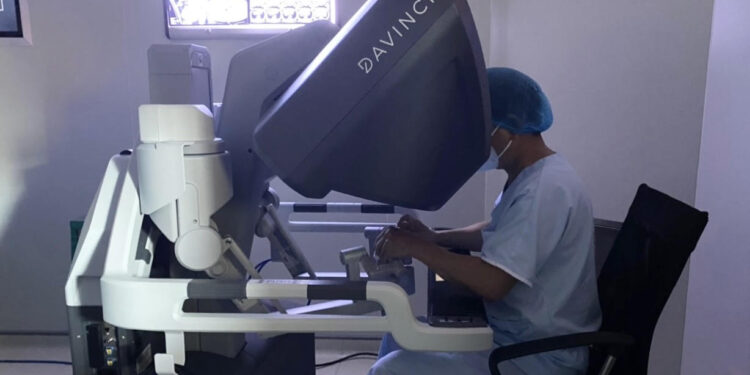 Lần đầu tiên Bệnh viện K phẫu thuật Robot điều trị ung thư thận