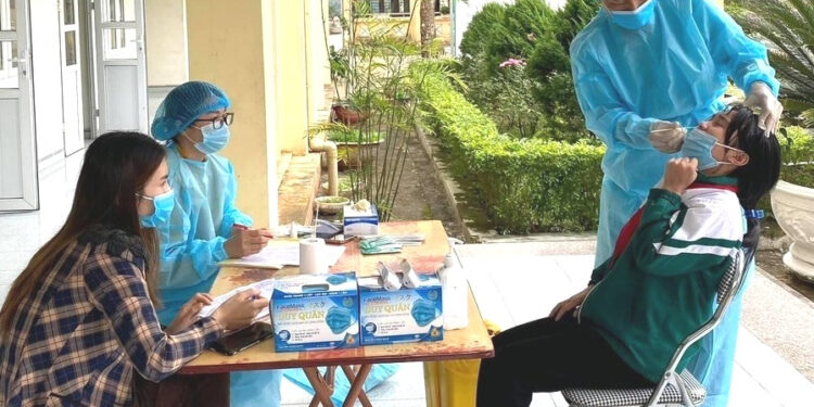 Hải Dương thêm 181 ca mắc mới, Quảng Ninh lo lắng dịch lây sang học sinh