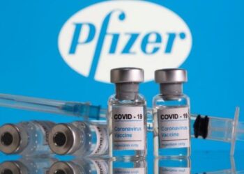 FDA chấp thuận mũi tiêm tăng cường vaccine Pfizer cho trẻ em từ 12 đến 15 tuổi