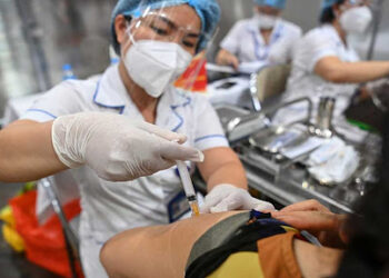 Hơn 600.000 người ở Hà Nội đã tiêm mũi 3 vaccine COVID-19