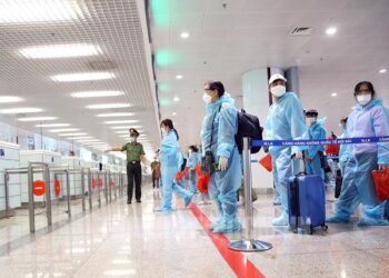 Từ ngày 1/1/2022, Hà Nội yêu cầu người nhập cảnh tự cách ly tại nơi lưu trú từ 3 – 7 ngày