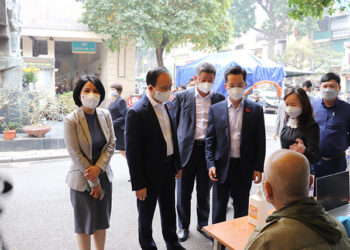 Hà Nội: Huy động lực lượng y tế tư nhân, cán bộ nghỉ hưu để chăm sóc F0 khi cần thiết