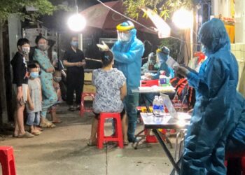 Hà Nội bất ngờ tăng vọt ca mắc lên 1.357, có 611 ca cộng đồng