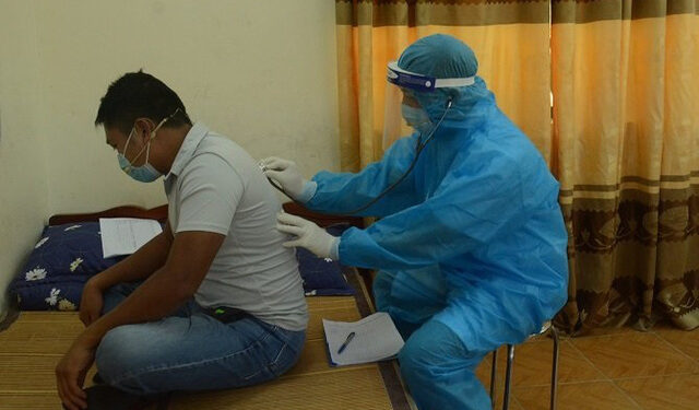 Giám đốc Sở Y tế Hà Nội: Điều trị F0 nhẹ tại nhà cần theo dõi dấu hiệu chuyển nặng để đưa bệnh nhân đến cơ sở y tế