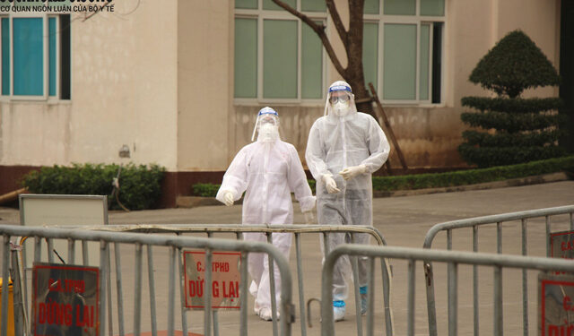 Nữ chủ quán gội đầu ở Hải Dương mắc COVID-19 không khai báo y tế bị phạt 3 triệu đồng