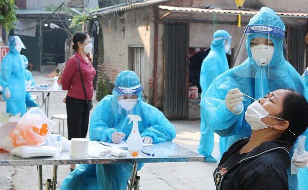 Hà Nội thêm 140 ca COVID-19 mới, các ổ dịch cũ gia tăng không ngừng