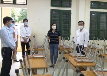 Ngày đầu tiên hơn 3.900 học sinh Ba Vì trở lại trường, tuân thủ nghiêm phòng chống dịch