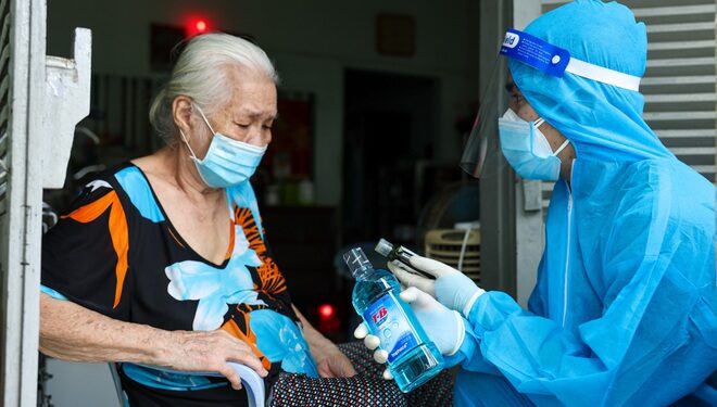 Hà Nội phân bổ khẩn 6.000 túi thuốc điều trị F0 tại nhà