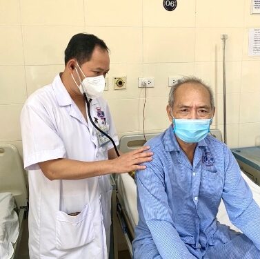 Hai lần chiến thắng tử thần – Phẫu thuật thành công điều trị ung thư phổi sau khi mắc ung thư thực quản 5 năm