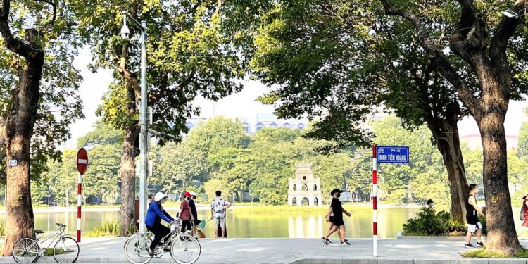 Hà Nội cho phép nhiều hoạt động trở lại từ 6h00 ngày 14/10