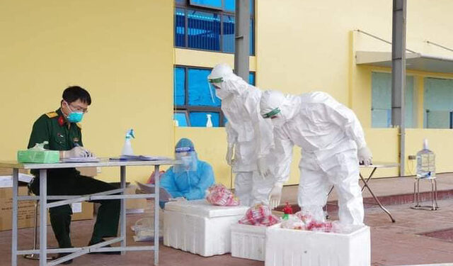 Thêm nhiều học sinh mắc COVID-19, quân y hỗ trợ Hà Nam xét nghiệm sàng lọc diện rộng