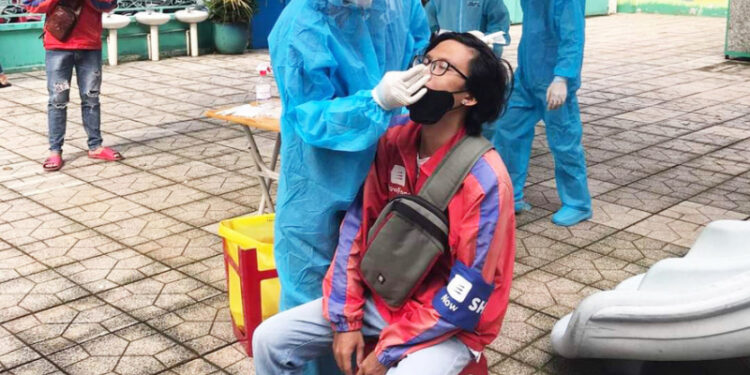  Các doanh nghiệp tự xét nghiệm cho shipper từ ngày 24/9