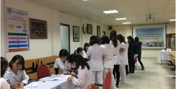 Ảnh hưởng dịch COVID-19 đến sức khỏe nhân viên Y tế