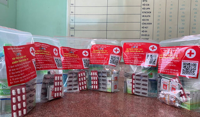 Khi trạm y tế lưu động có thêm tình nguyện viên tư vấn tâm lý…