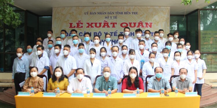 Vừa ‘xanh hóa’ toàn tỉnh, ‘chiến sĩ áo trắng quê hương Đồng Khởi’ lập tức lên đường hỗ trợ TPHCM