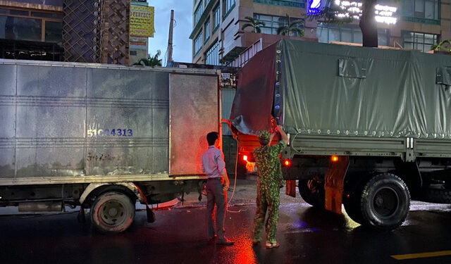 Trao 100.000 kit test COVID-19 hỗ trợ Tiền Giang phòng, chống dịch