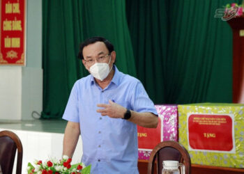 Bí thư Nguyễn Văn Nên mong các thầy thuốc thông cảm với những thiếu sót của TP.HCM