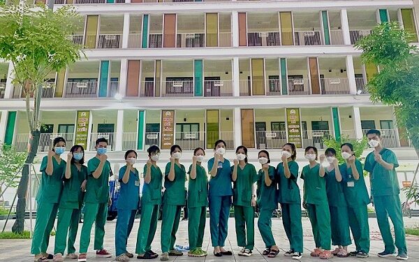 Gần 1000 y bác sĩ BV Bạch Mai tham gia lấy mẫu xét nghiệm và tiêm vaccine cho người dân Hà Nội