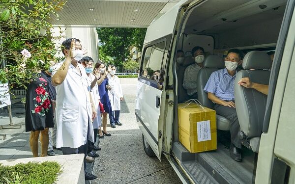 6 chuyên gia đầu ngành của BV Bạch Mai chi viện TP.HCM