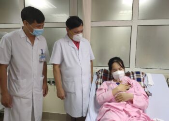 Bệnh viện Phụ sản Trung ương cứu sống bé sơ sinh nặng 400gram