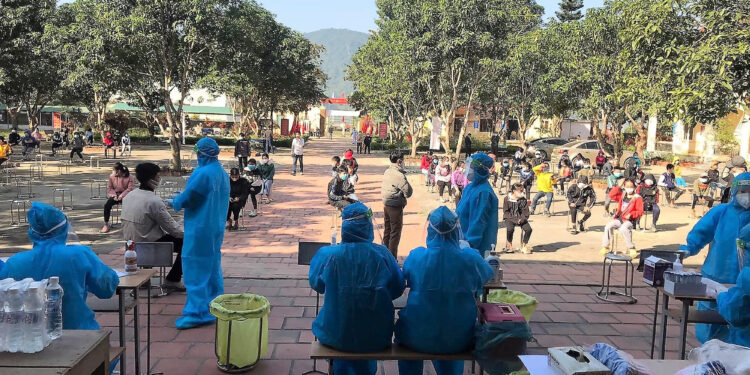 Nghệ An ‘nóng’ điểm dịch có nhiều học sinh mắc COVID-19