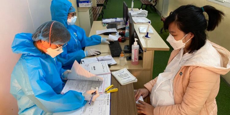 Sáng 4/12, toàn bộ hơn 700 mẫu xét nghiệm COVID-19 các toà nhà ngoài toà BC của BV Phụ sản Trung ương đều âm tính