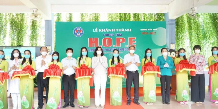 Khánh thành Trung tâm chăm sóc trẻ sơ sinh có mẹ nhiễm COVID-19