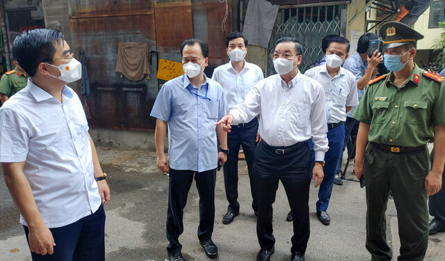 Chủ tịch Hà Nội chỉ ra lỗ hổng nguy hiểm trong “vùng đỏ” COVID-19