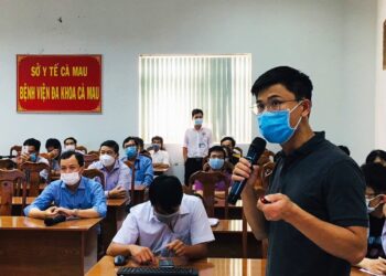 Bộ Y tế chuyển giao, đào tạo kỹ thuật điều trị bệnh nhân COVID-19 và cách đánh giá mức độ nguy cơ dịch bệnh cho tuyến tỉnh