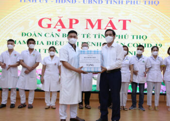 50 nhân viên y tế Phú Thọ “Nam tiến” chống dịch COVID-19