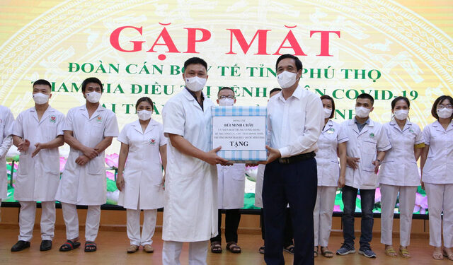 50 nhân viên y tế Phú Thọ “Nam tiến” chống dịch COVID-19