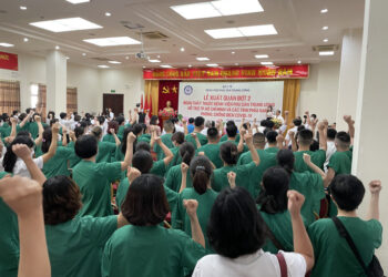 122 bác sĩ, điều dưỡng, kỹ thuật viên Bệnh viện Phụ sản Trung ương lên đường hỗ trợ Thành phố Hồ Chí Minh và các tỉnh phía Nam phòng, chống dịch COVID-19