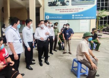 Hà Nội bảo đảm an toàn trong tiêm vaccine và xét nghiệm diện rộng