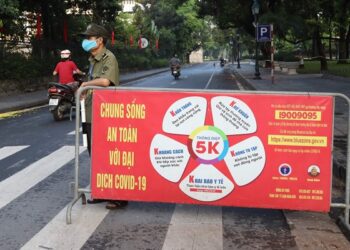 Hà Nội sẽ tiếp tục thực hiện giãn cách xã hội đến 6h ngày 23/8 trên phạm vi toàn Thành phố để phòng, chống dịch COVID-19.