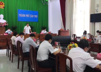 Cần Thơ và Tổ công tác Bộ Y tế triển khai 4 nhóm chống dịch COVID-19