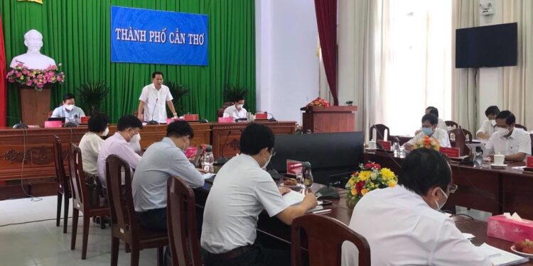 Cần Thơ và Tổ công tác Bộ Y tế triển khai 4 nhóm chống dịch COVID-19