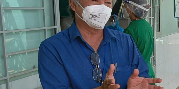 Chuyên gia tâm lý cùng y tế tư nhân trấn an người nhiễm COVID-19