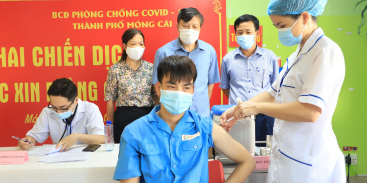 Quảng Ninh hoàn thành tiêm 80.000 liều vaccine Vero Cell, không xảy ra sự cố bất thường